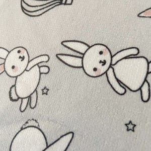 Babero microtoalla conejogris